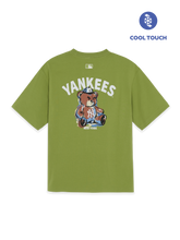Mega Bear Back Graphic Oversized T-shirt