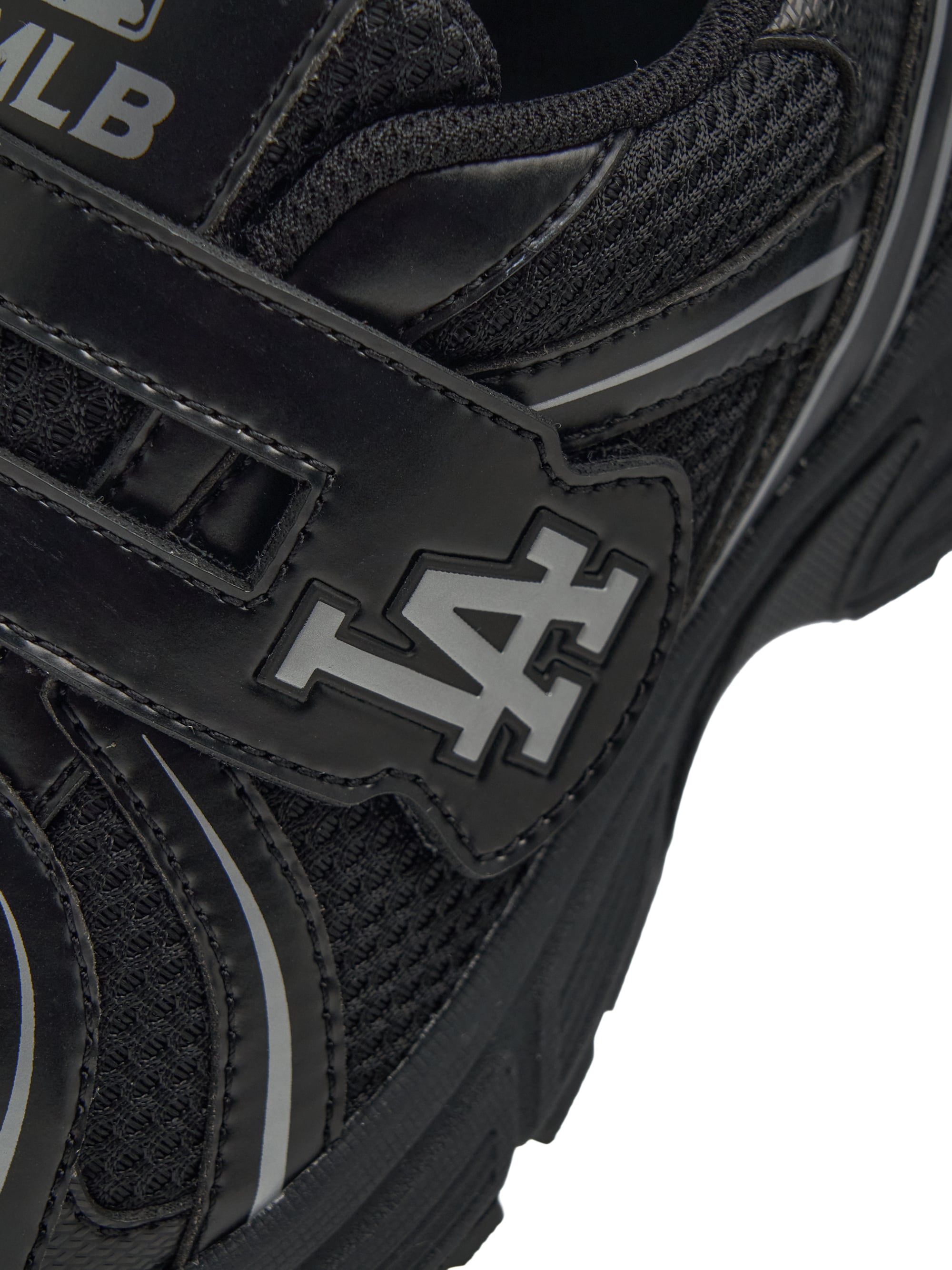 TRACK RUNNER