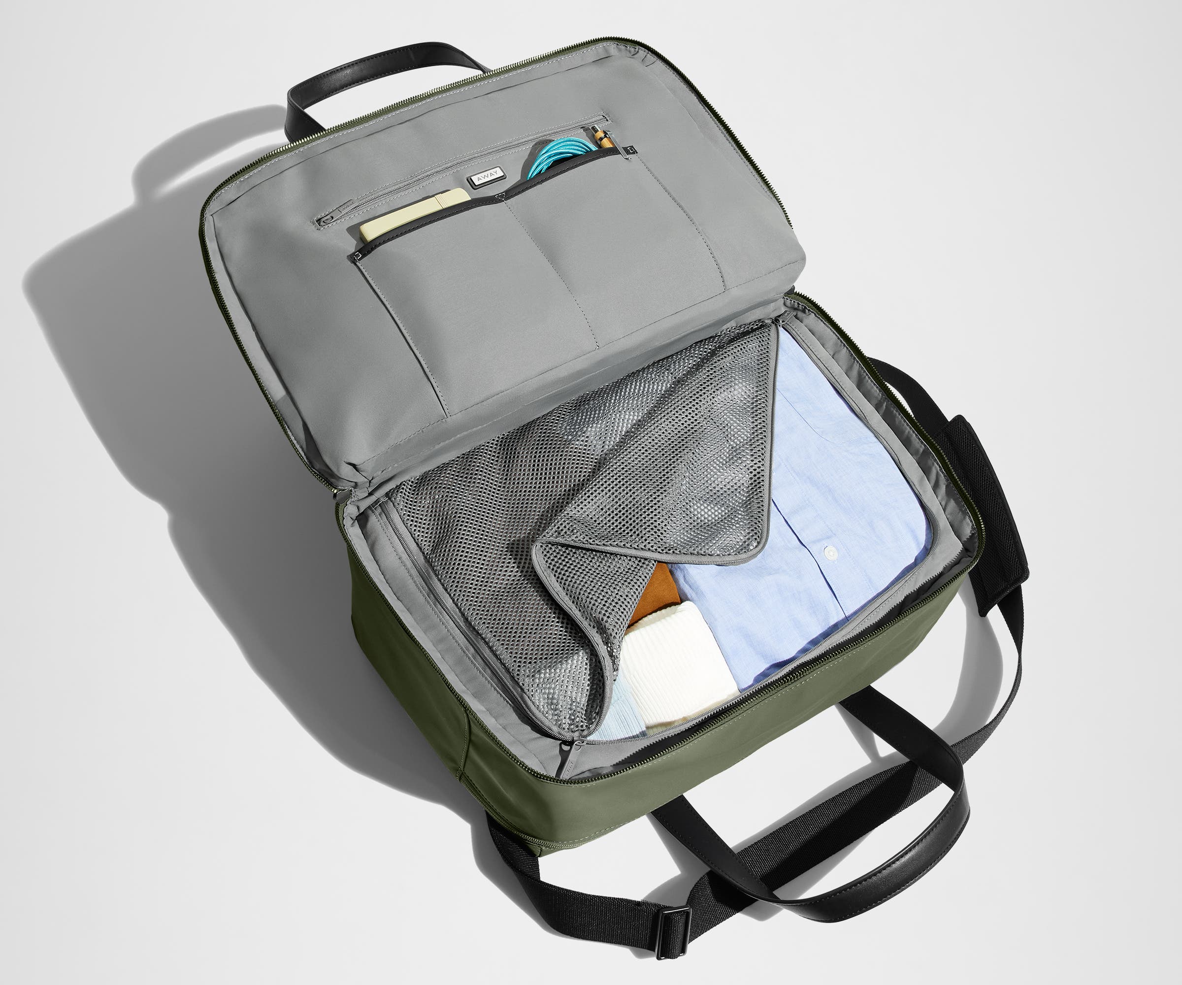 The Overnight Bag in Olive Green