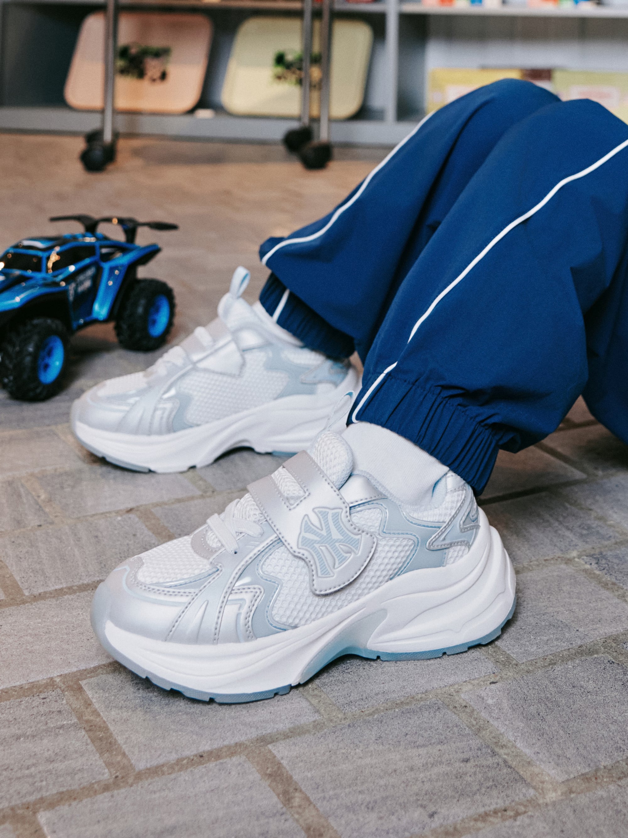 CURVE RUNNER