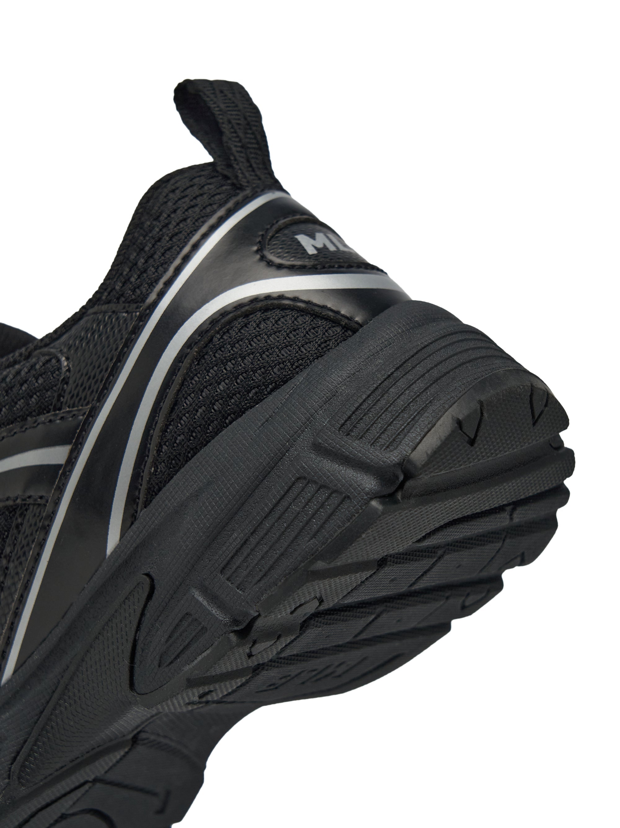 TRACK RUNNER