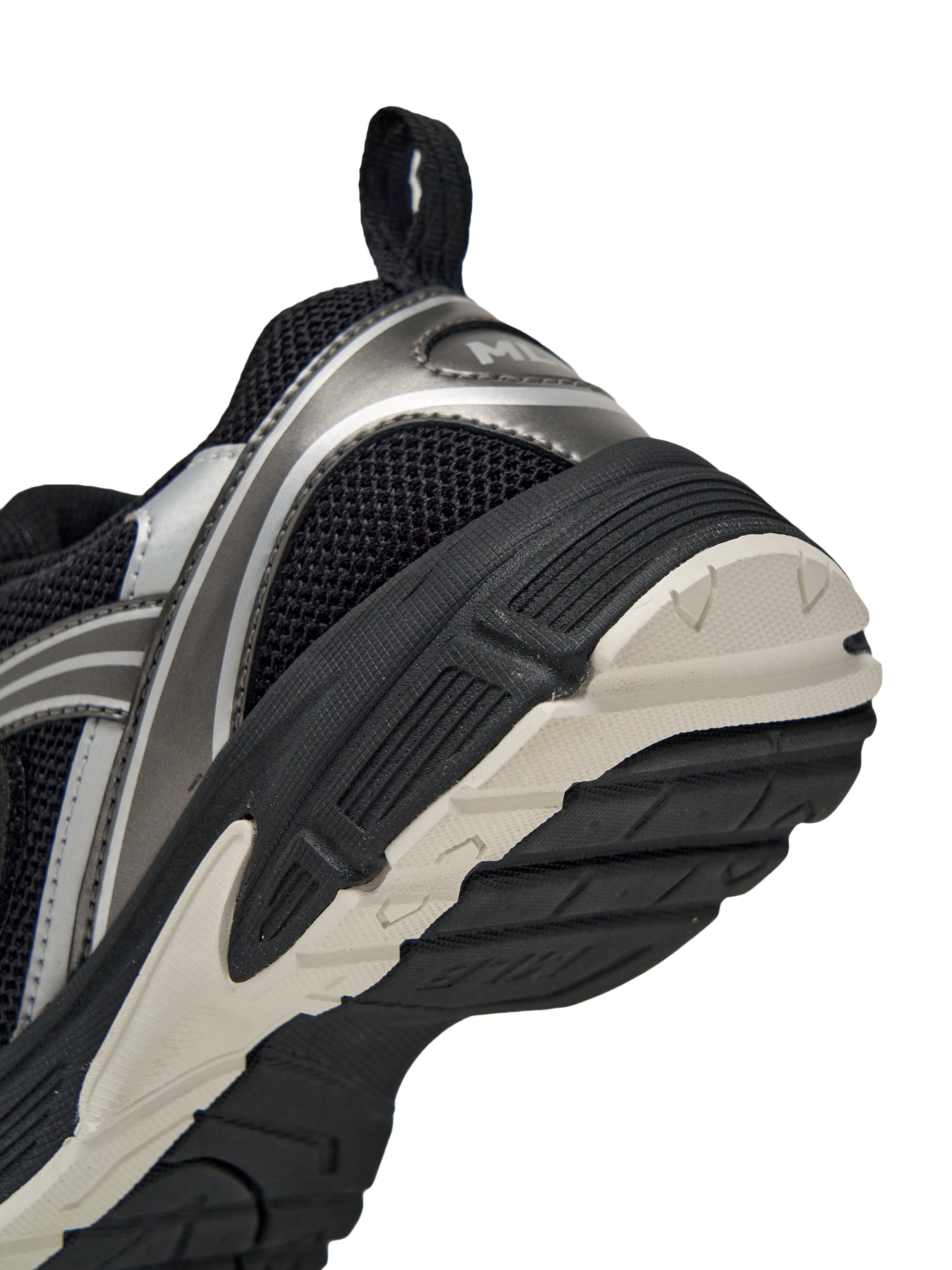 TRACK RUNNER