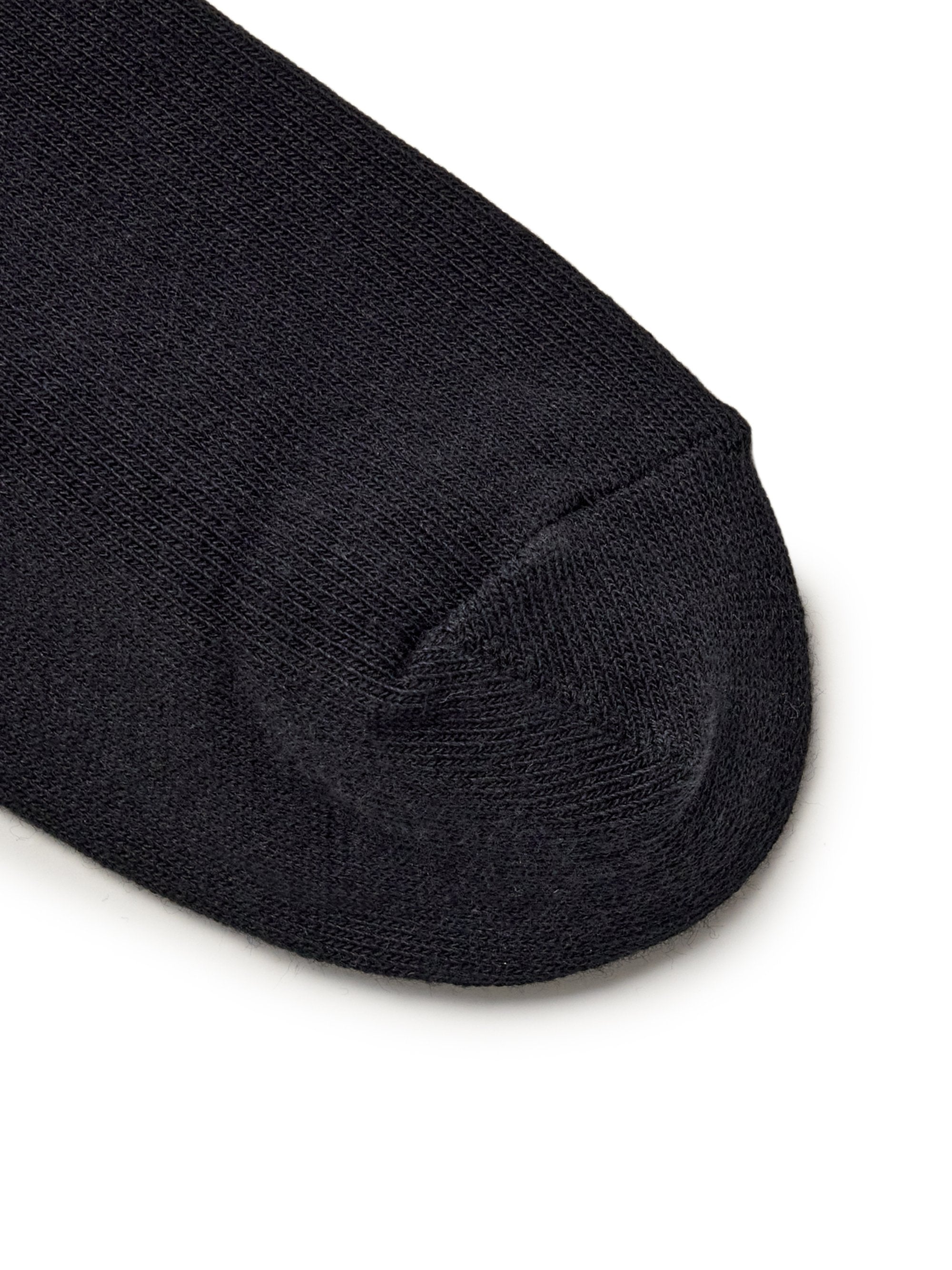 SPORTIVE LOOSE FIT HIGH SOCKS