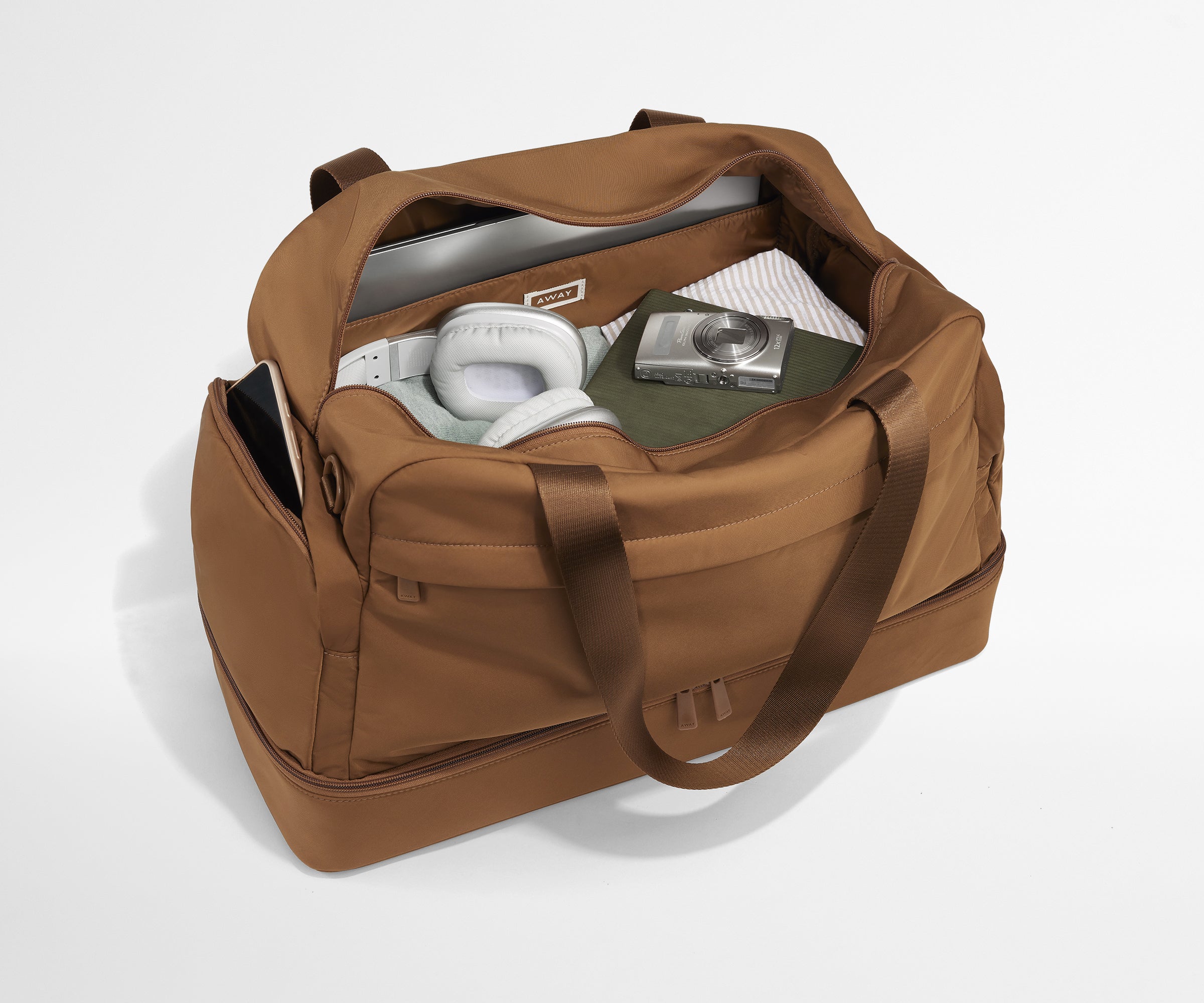 Featherlight Weekender in Amaro Brown