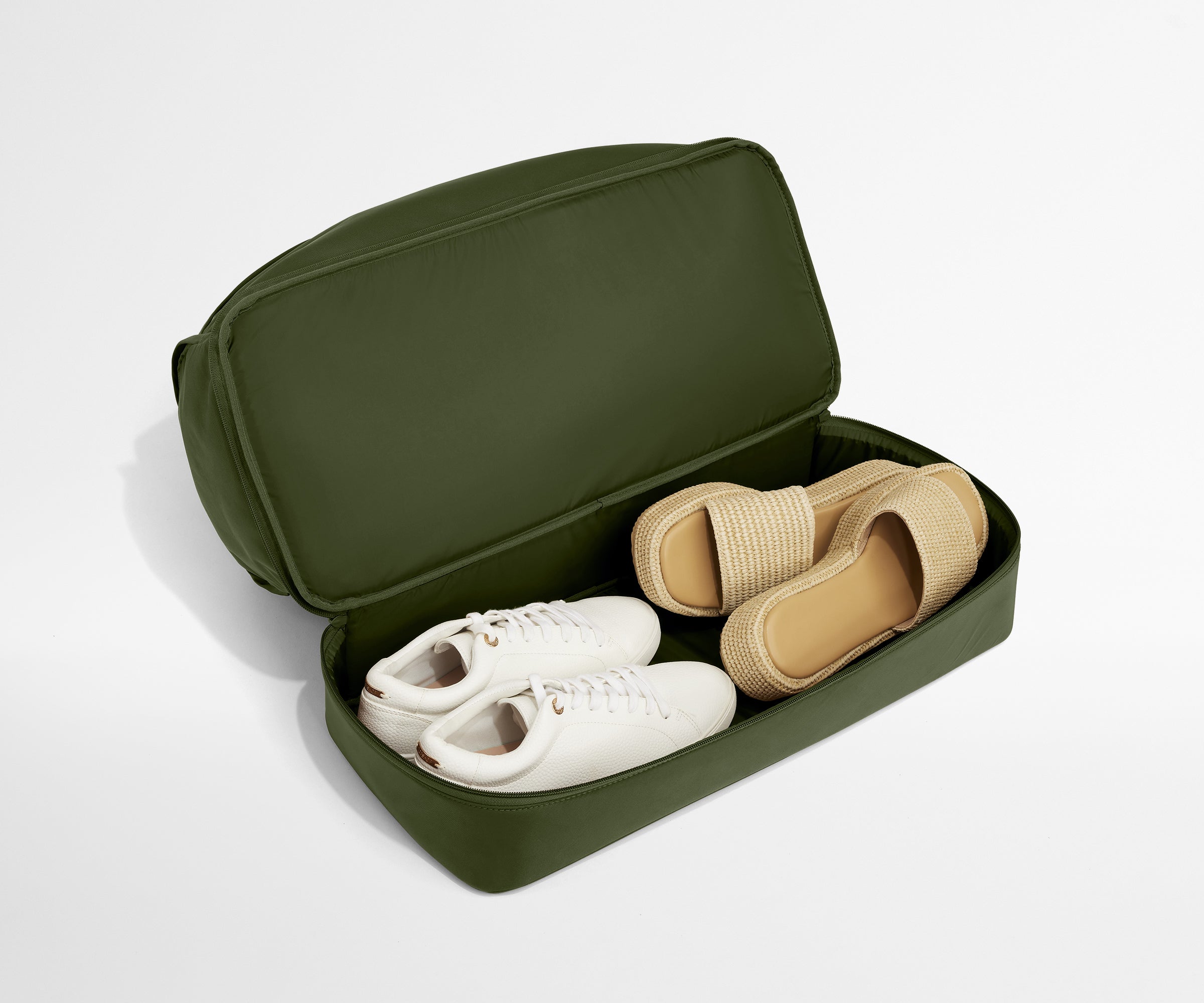 Featherlight Weekender in Olive Green