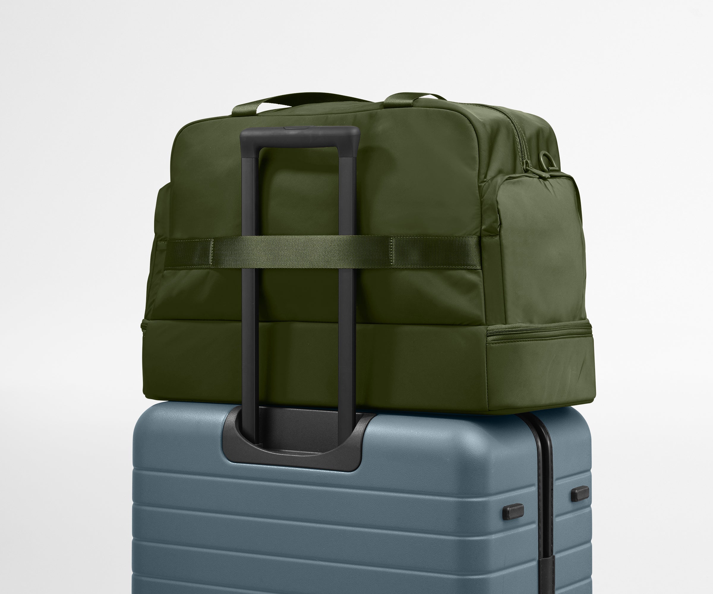 Featherlight Weekender in Olive Green